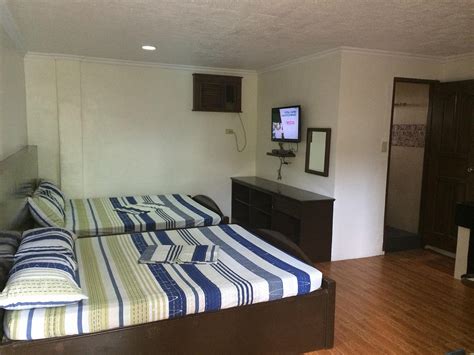 Villa Alfredos' Resort Rooms: Pictures & Reviews .